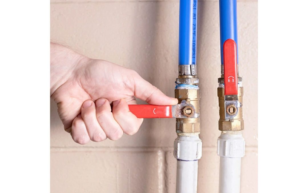 Emergency Plumbing: What to Do Before the Plumber Arrives